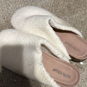 Olivia Miller Soft white Slippers